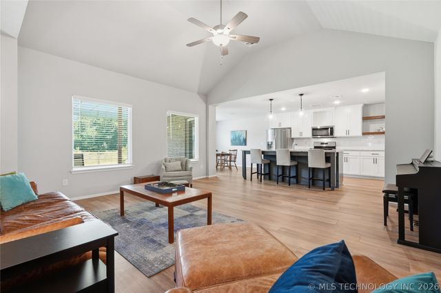 3848 E 144th Place S, Bixby, OK 74008
