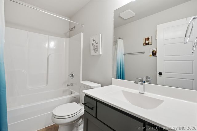 3848 E 144th Place S, Bixby, OK 74008