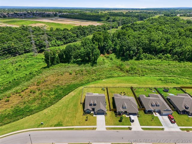 3848 E 144th Place S, Bixby, OK 74008