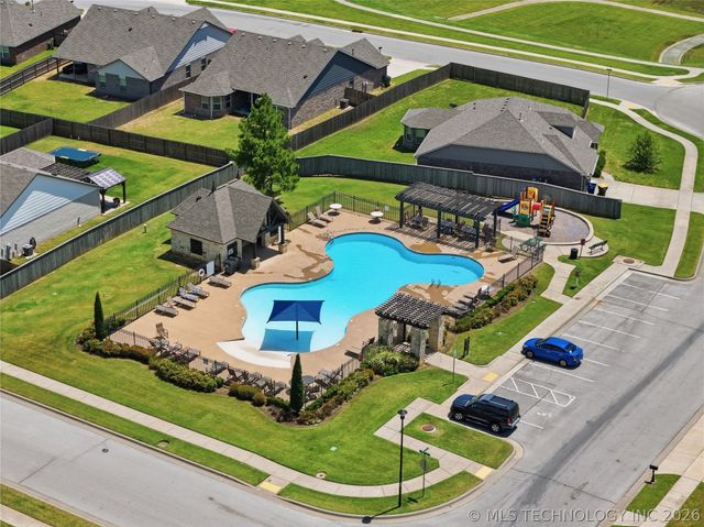 3848 E 144th Place S, Bixby, OK 74008