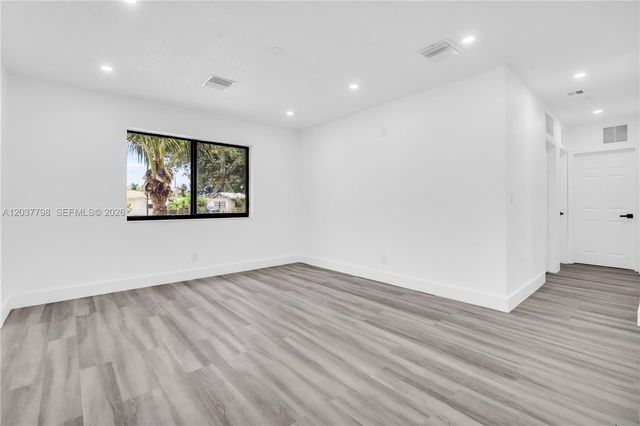 3300 SW 40th Avenue, West Park, FL 33023