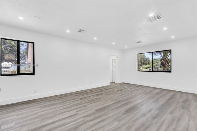 3300 SW 40th Avenue, West Park, FL 33023