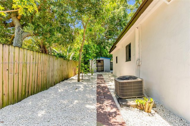 3300 SW 40th Avenue, West Park, FL 33023