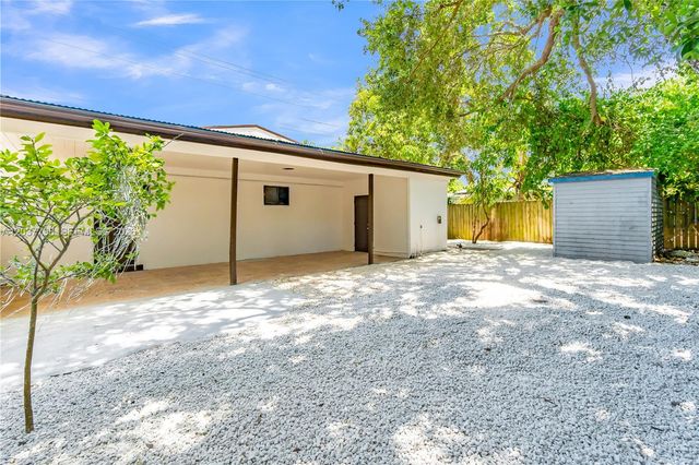 3300 SW 40th Avenue, West Park, FL 33023