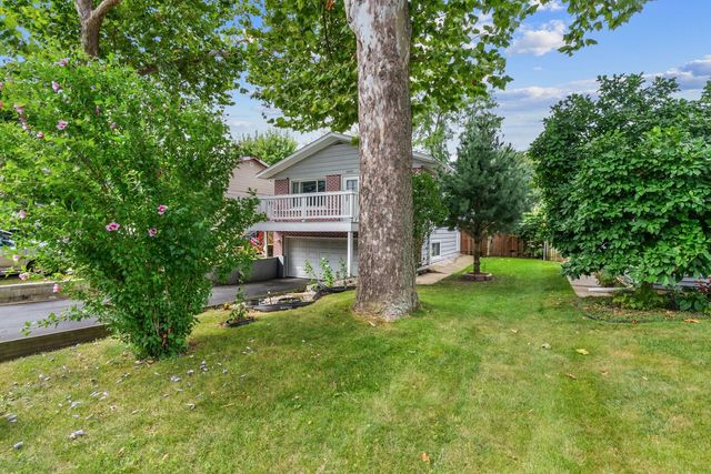 1028 Idlewild Drive, Round Lake Beach, IL 60073
