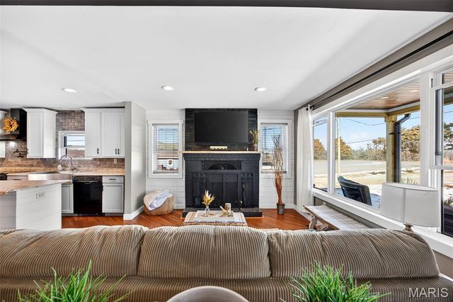 26320 Dry Fork Road, Warrenton, MO 63383