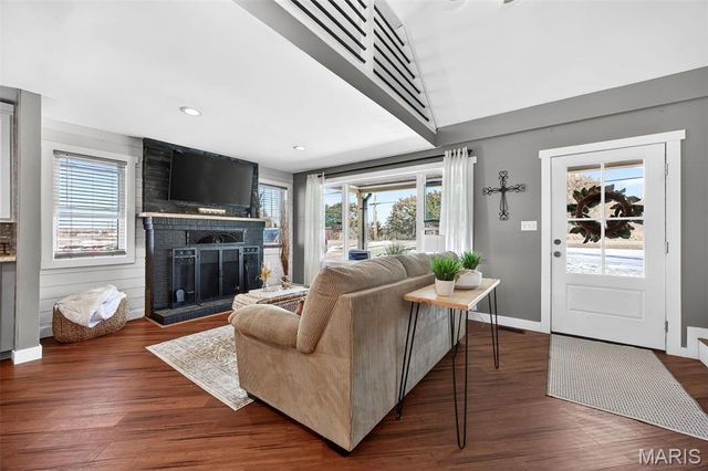 26320 Dry Fork Road, Warrenton, MO 63383