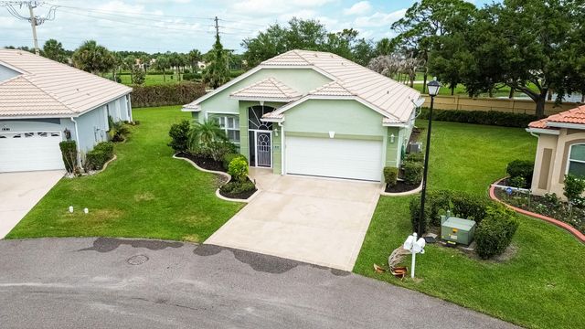 880 NW Sarria Court, Port St. Lucie, Port St Lucie, FL 34986