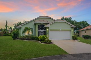 880 NW Sarria Court, Port St. Lucie, Port St Lucie, FL 34986