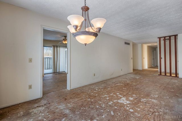 8073 Timbertree Way, West Chester, OH 45069