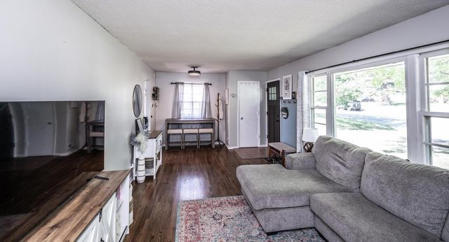 8507 Hadley Avenue S, Cottage Grove, MN 55016