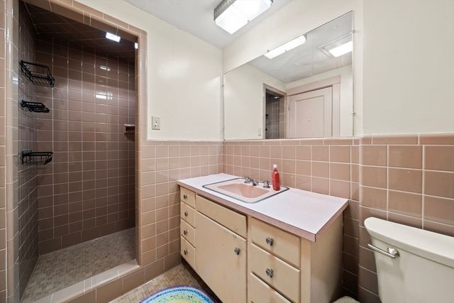 49 Eaton Ave, Woburn, MA 01801
