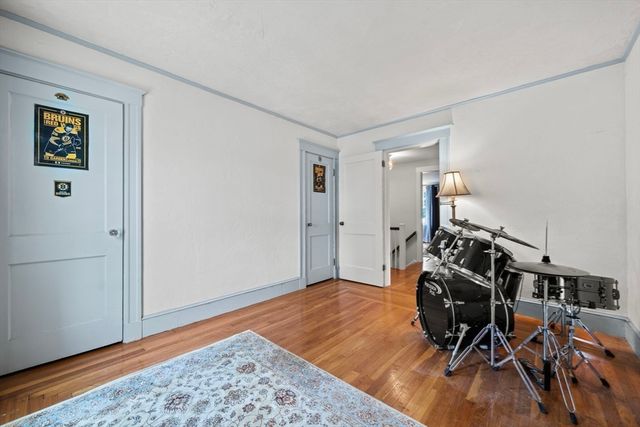49 Eaton Ave, Woburn, MA 01801