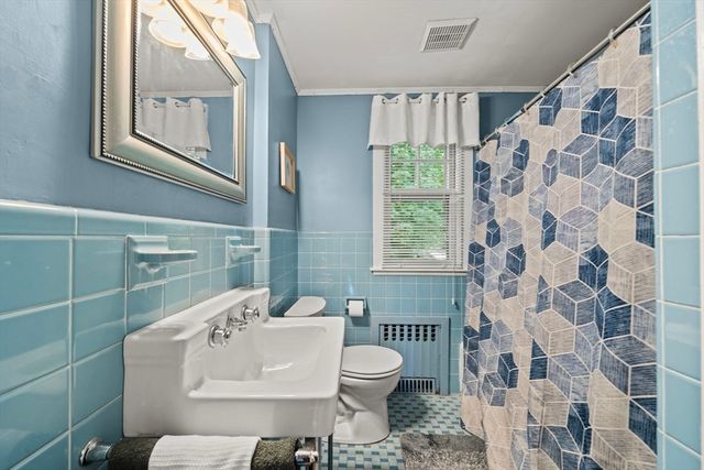 49 Eaton Ave, Woburn, MA 01801