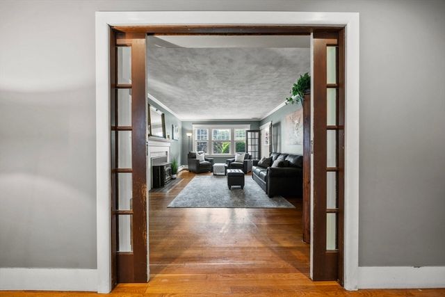 49 Eaton Ave, Woburn, MA 01801