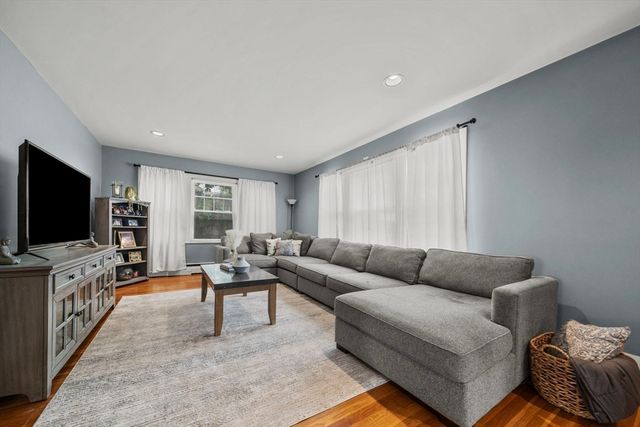 49 Eaton Ave, Woburn, MA 01801