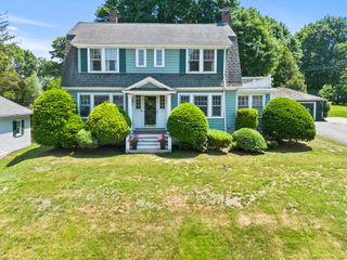 49 Eaton Ave, Woburn, MA 01801