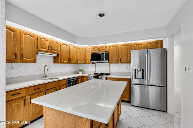 6 Rutherford Hayes Drive, Monroe, NJ 08831