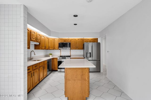 6 Rutherford Hayes Drive, Monroe, NJ 08831