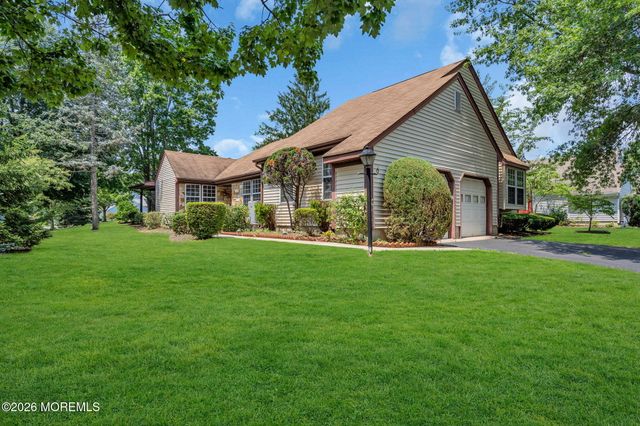 6 Rutherford Hayes Drive, Monroe, NJ 08831