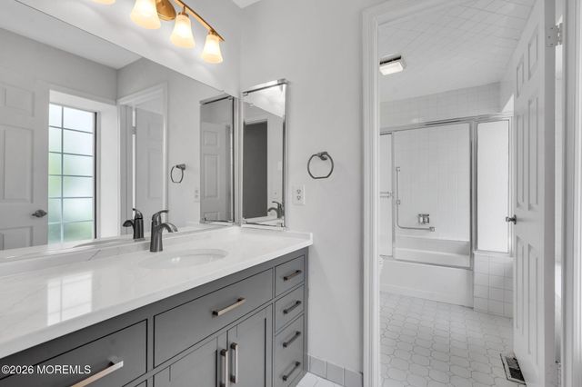 6 Rutherford Hayes Drive, Monroe, NJ 08831