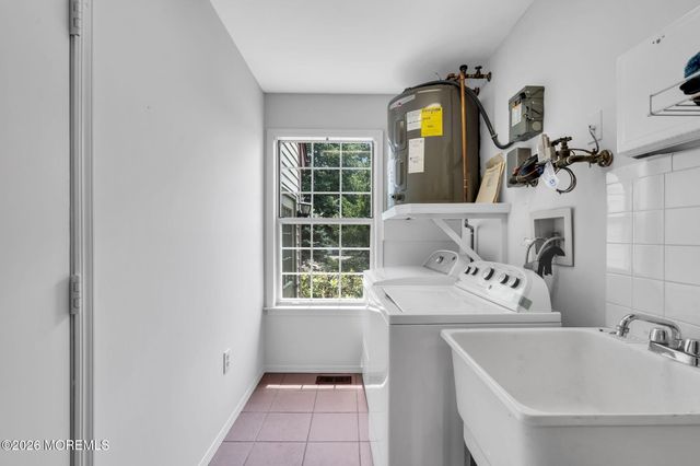 6 Rutherford Hayes Drive, Monroe, NJ 08831