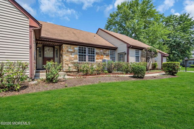 6 Rutherford Hayes Drive, Monroe, NJ 08831