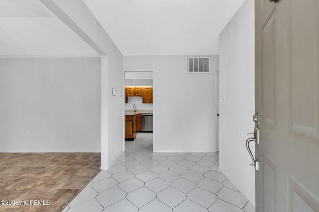 6 Rutherford Hayes Drive, Monroe, NJ 08831
