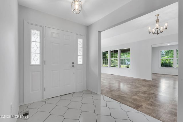 6 Rutherford Hayes Drive, Monroe, NJ 08831