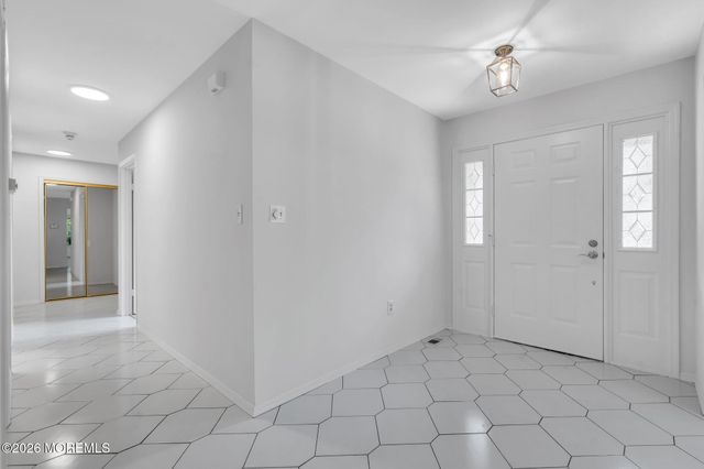 6 Rutherford Hayes Drive, Monroe, NJ 08831