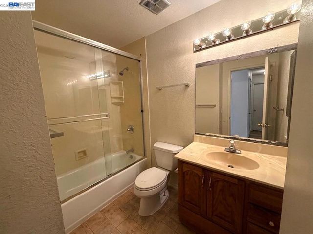 33457 Caliban Dr, Fremont, CA 94555