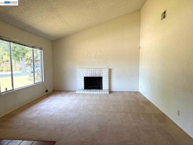 33457 Caliban Dr, Fremont, CA 94555