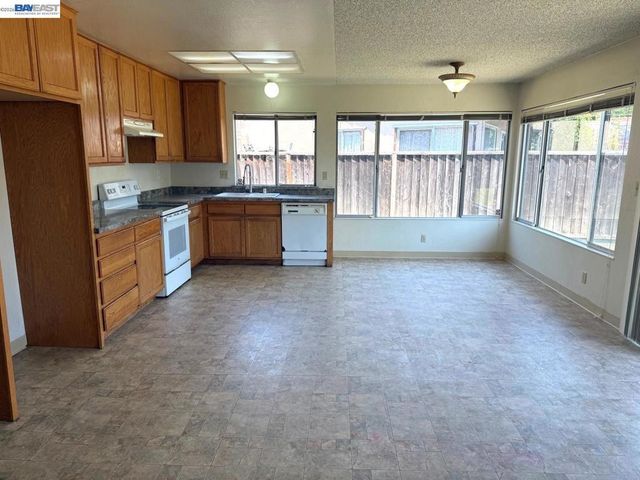 33457 Caliban Dr, Fremont, CA 94555