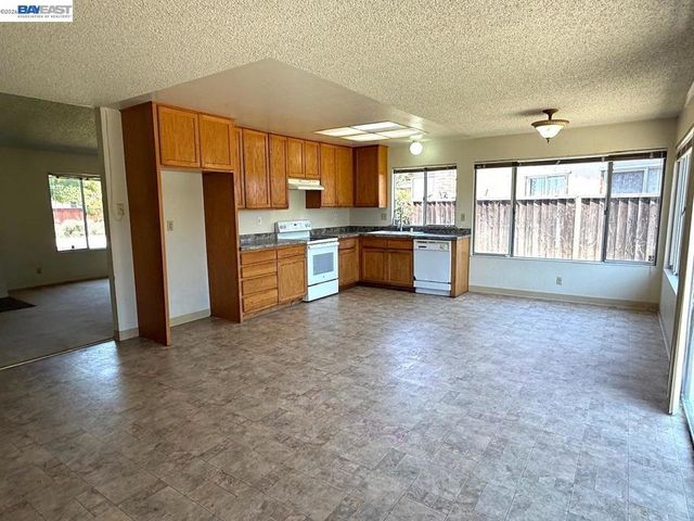 33457 Caliban Dr, Fremont, CA 94555