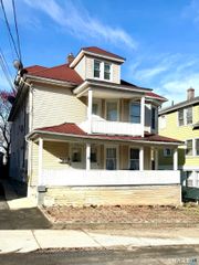 22 Eastwood Avenue, Waterbury, CT 06705
