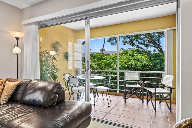 2360 SW 22nd Avenue 402, Delray Beach, FL 33445
