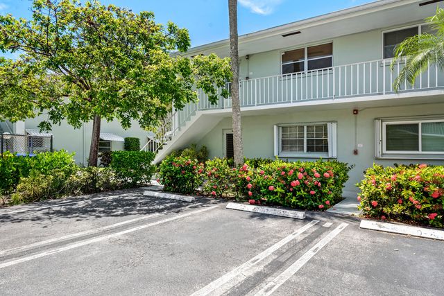 2360 SW 22nd Avenue 402, Delray Beach, FL 33445