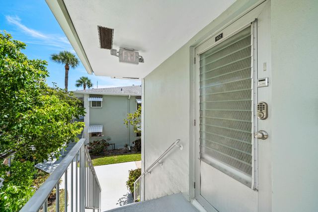 2360 SW 22nd Avenue 402, Delray Beach, FL 33445