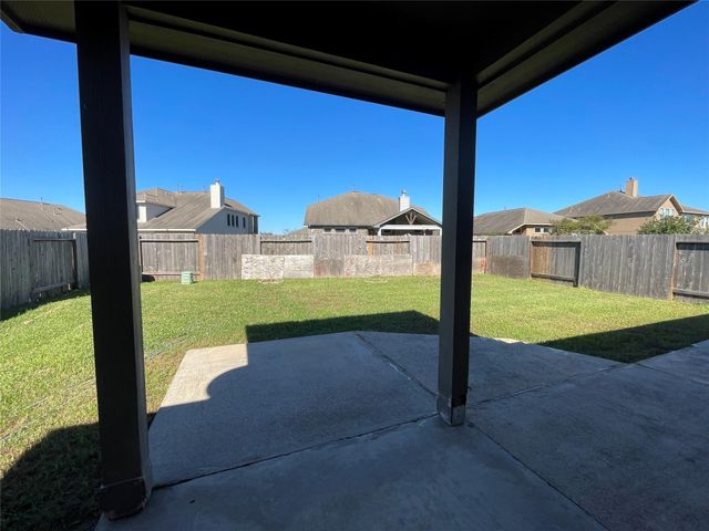 4819 Seaside Sparrow Lane, Baytown, TX 77521