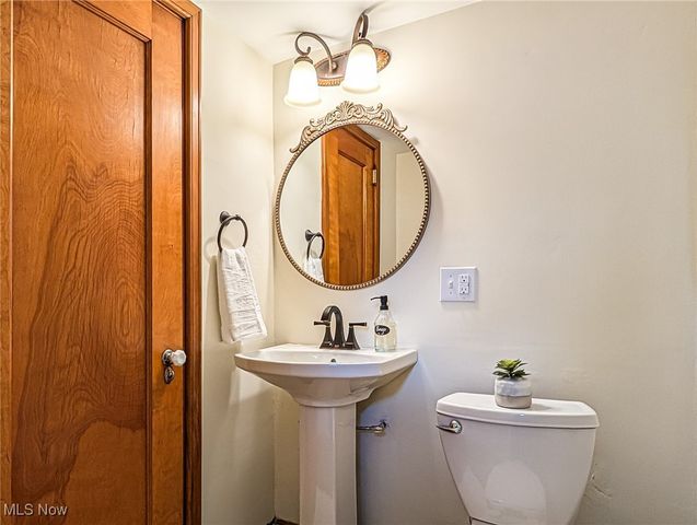 931 Amelia Avenue, Akron, OH 44302