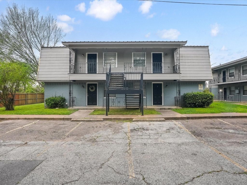 503 N Morris 4, Terrell, TX 75160