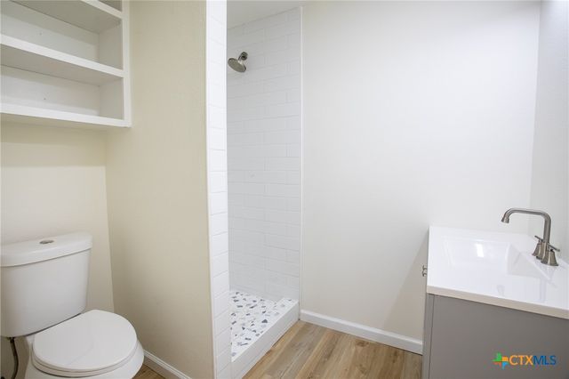 906 E Crestwood Drive, Victoria, TX 77901