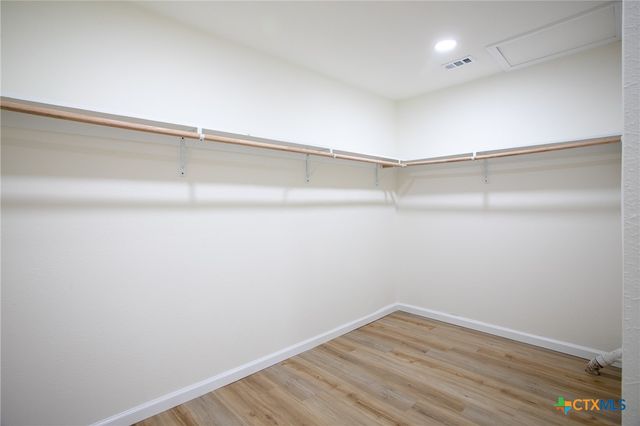 906 E Crestwood Drive, Victoria, TX 77901