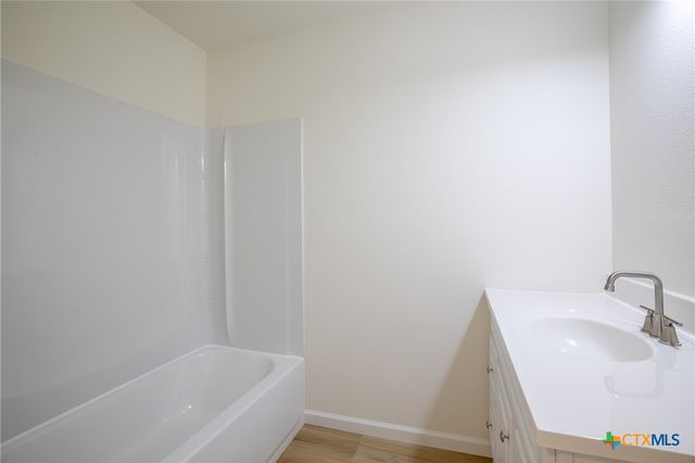 906 E Crestwood Drive, Victoria, TX 77901