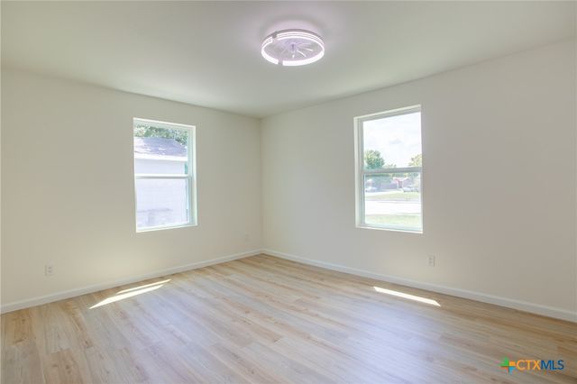 906 E Crestwood Drive, Victoria, TX 77901