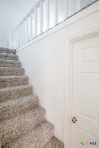 906 E Crestwood Drive, Victoria, TX 77901