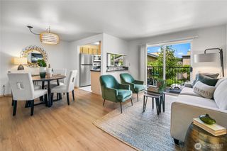 12056 15th Avenue NE #204, Seattle, WA 98125