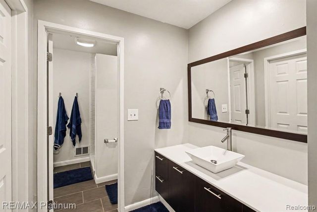 6317 Kevin Drive, Brighton, MI 48116
