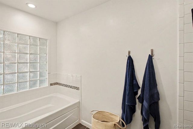 6317 Kevin Drive, Brighton, MI 48116