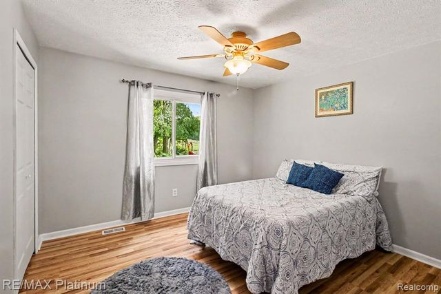 6317 Kevin Drive, Brighton, MI 48116